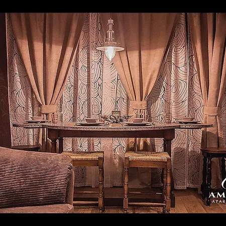 Amelie Apartment Mamaia