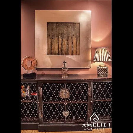 Amelie *